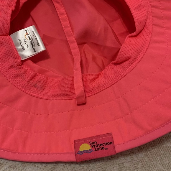 Sun-Protective UPF50 Hat for girls Pink Floral NWT - Picture 3 of 4